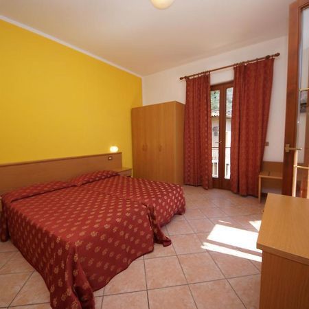 Hotel Alpi Malcesine Exterior photo