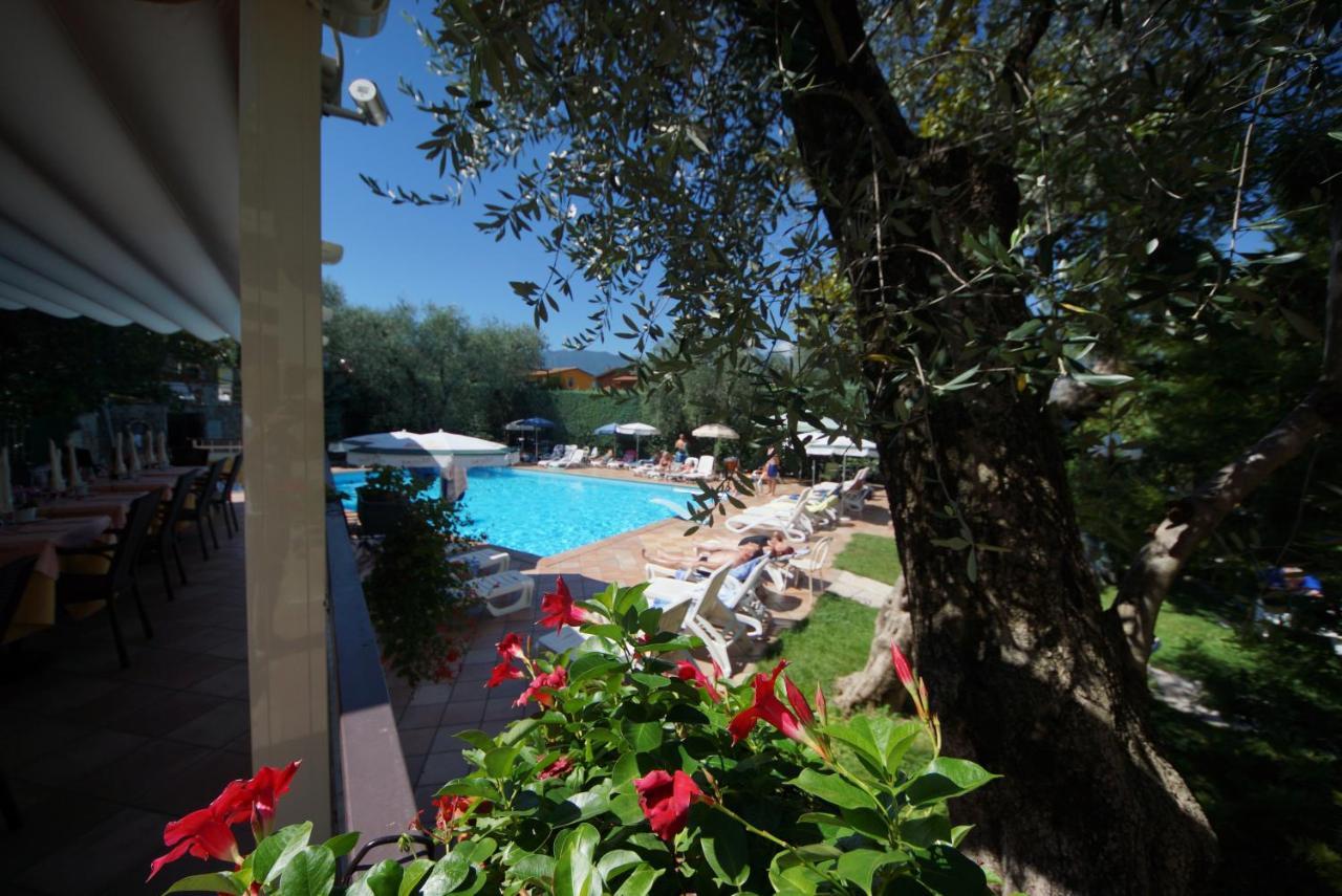 Hotel Alpi Malcesine Exterior photo