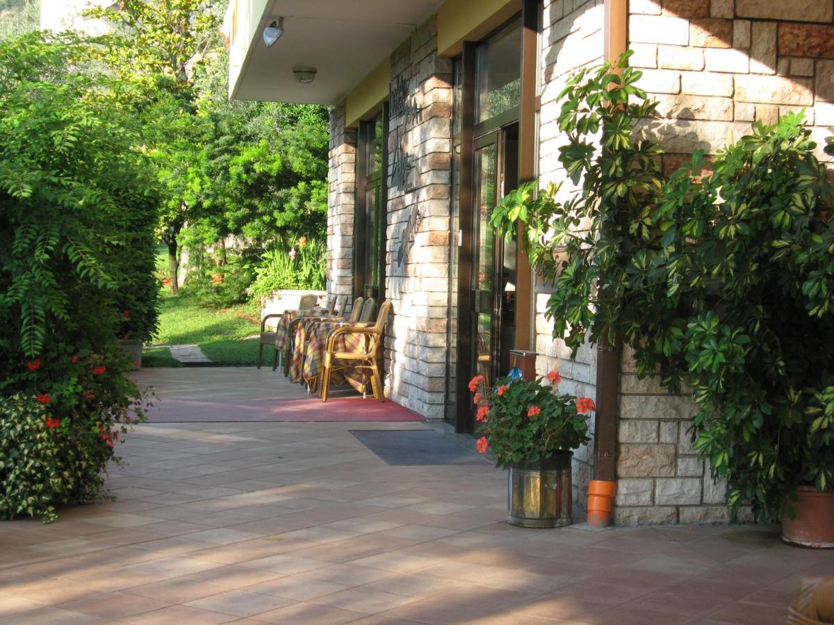 Hotel Alpi Malcesine Exterior photo