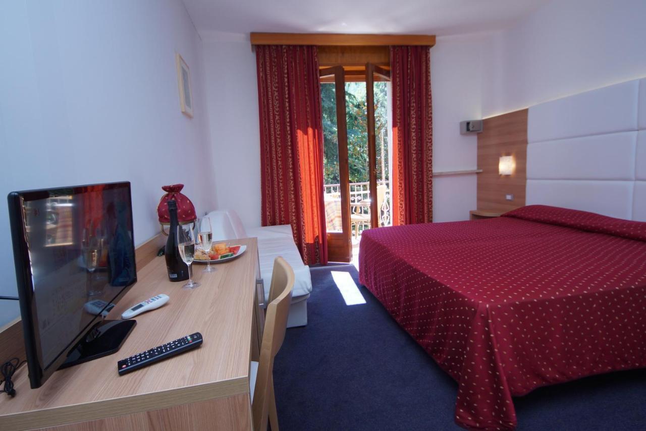 Hotel Alpi Malcesine Exterior photo