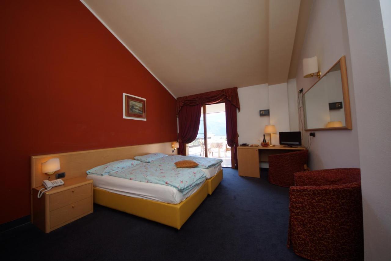 Hotel Alpi Malcesine Exterior photo