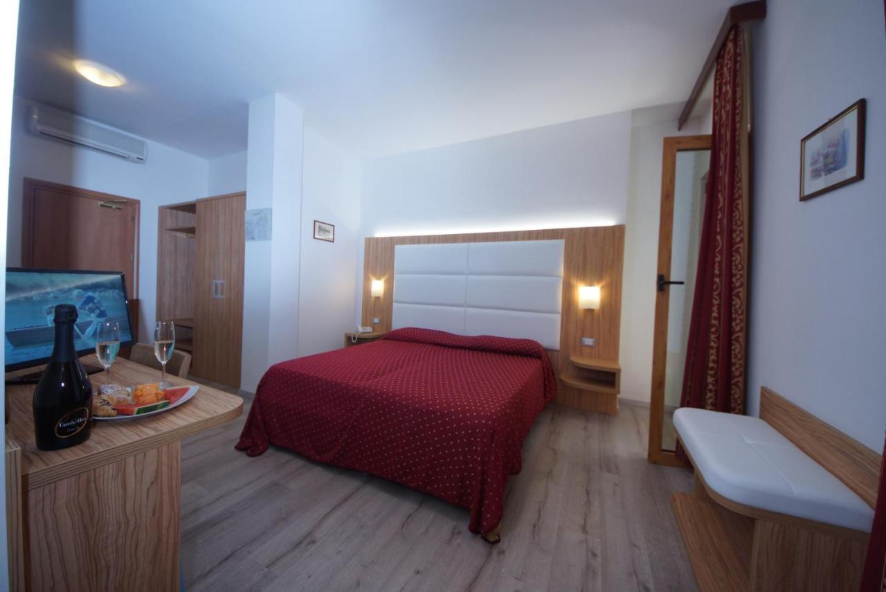 Hotel Alpi Malcesine Exterior photo