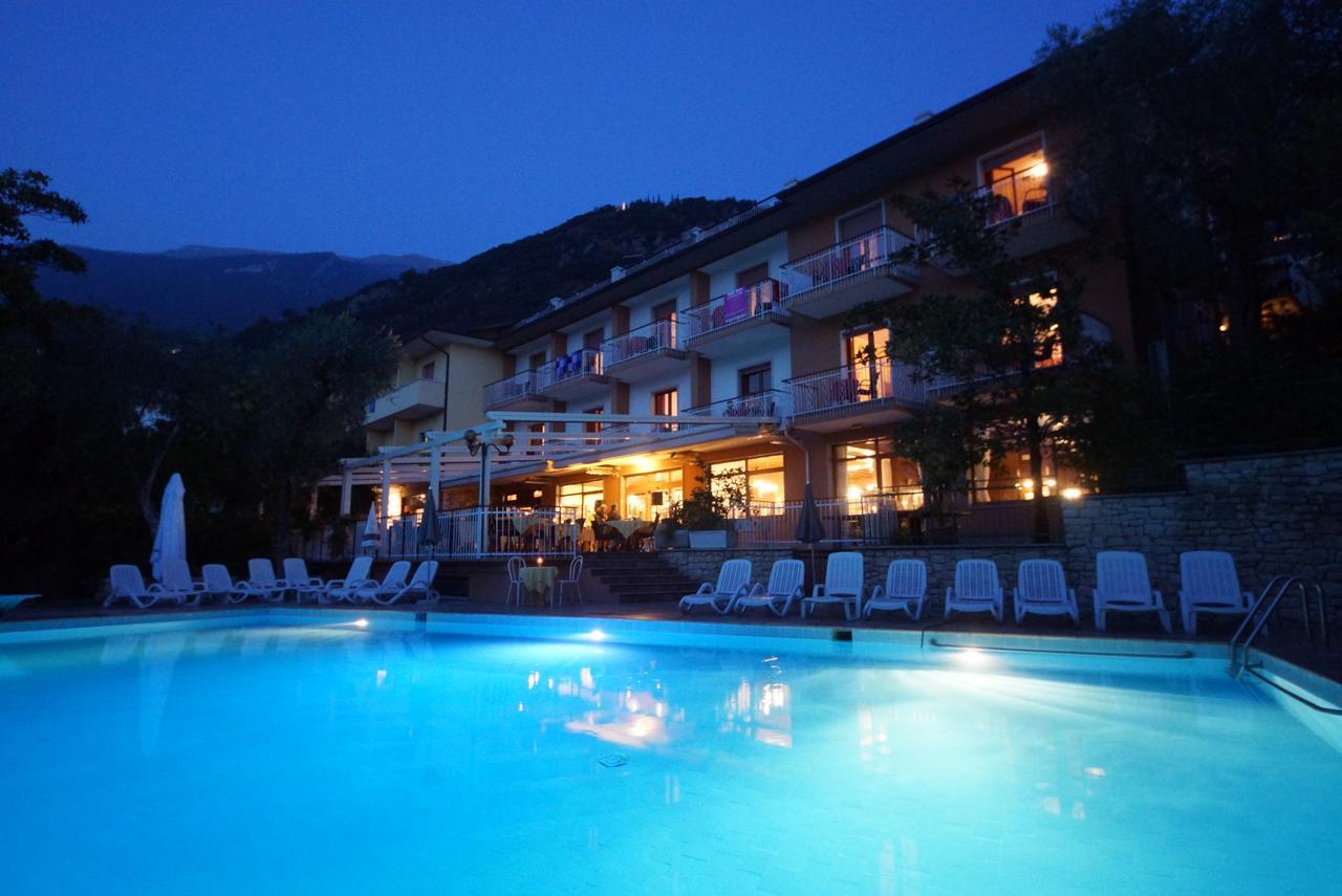 Hotel Alpi Malcesine Exterior photo