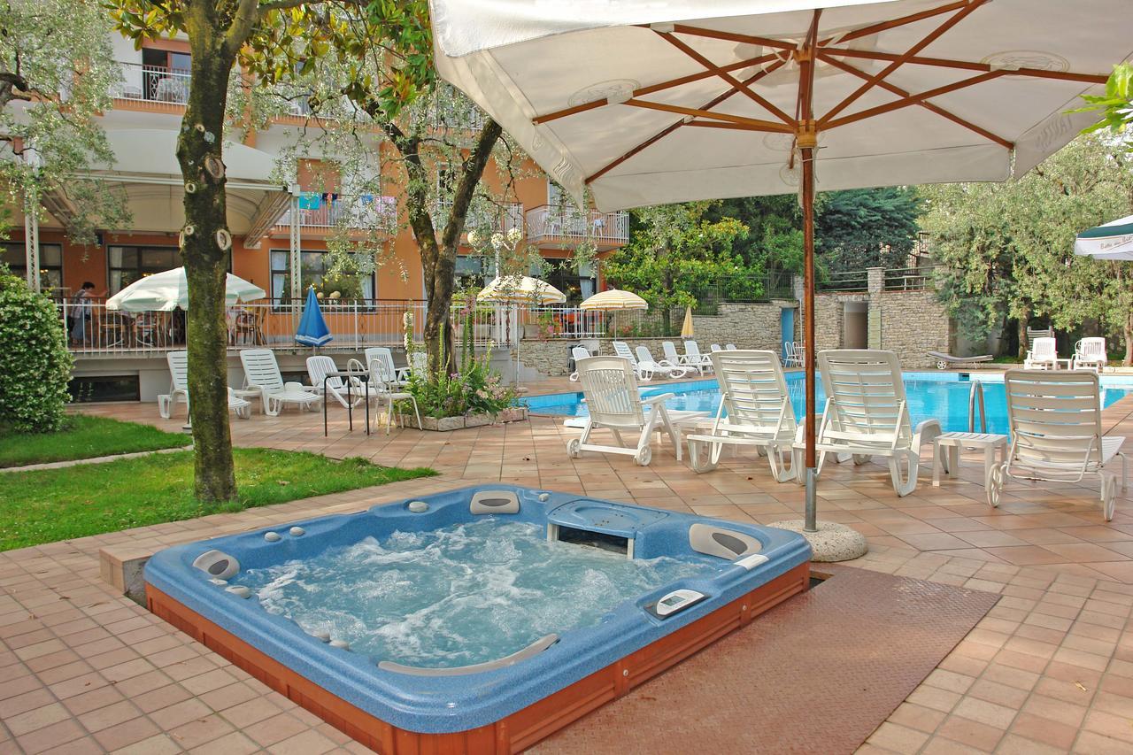 Hotel Alpi Malcesine Exterior photo